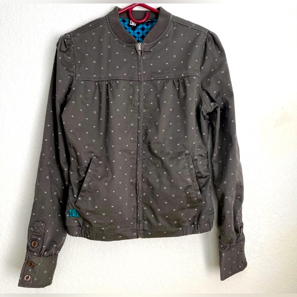 EUC - WOMENS DC BOMBER JACKET SLIM FIT SIZE SMALL